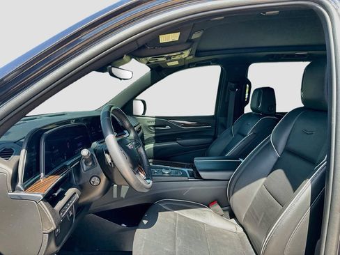 Used 2023 Cadillac Escalade Premium Luxury w/ LPO, Floor Liner Package AWD/4WD image 10