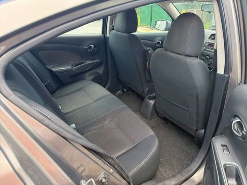 Used 2016 Nissan Versa SV FWD image 7