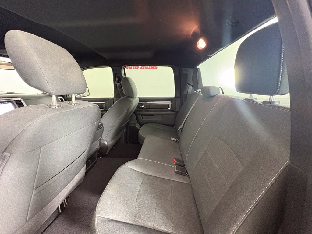 Used 2022 RAM 1500 Warlock AWD/4WD image 39