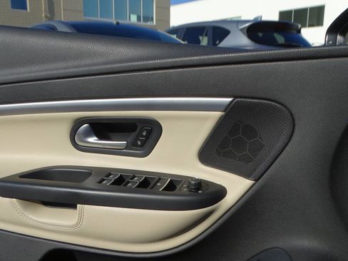 Used 2015 Volkswagen Eos Final Edition image 11