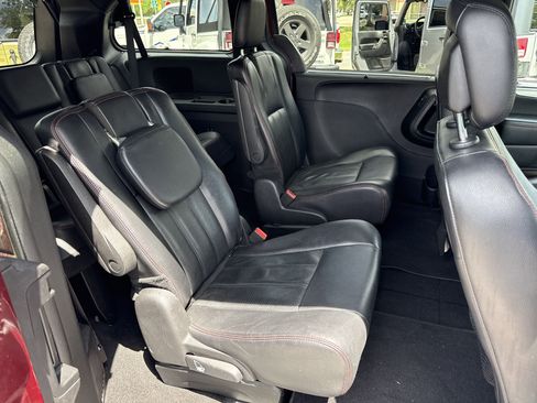 Used 2019 Dodge Grand Caravan GT image 24