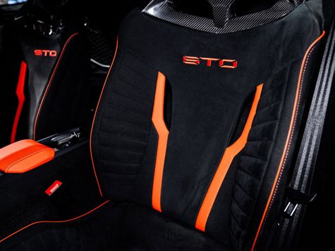 Used 2022 Lamborghini Huracan STO image 41