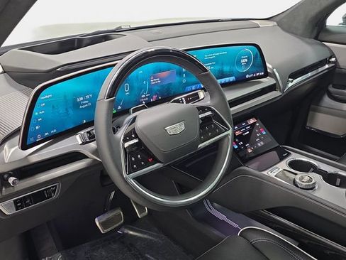Used 2026 Cadillac Vistiq Platinum w/ LPO, Floor Liner Package AWD/4WD image 16