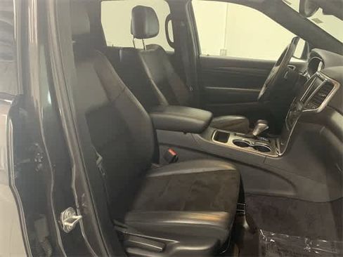 Used 2019 Jeep Grand Cherokee Limited w/ Luxury Group II image 26