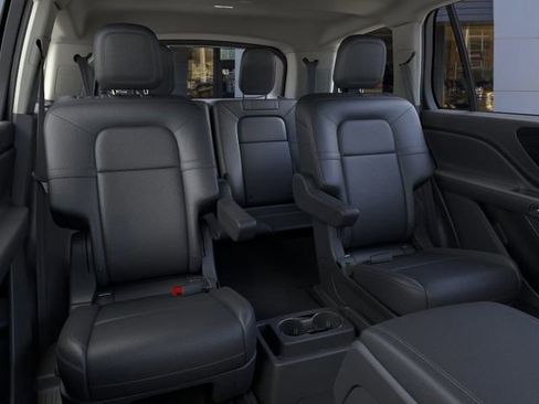 New 2026 Lincoln Aviator AWD image 12