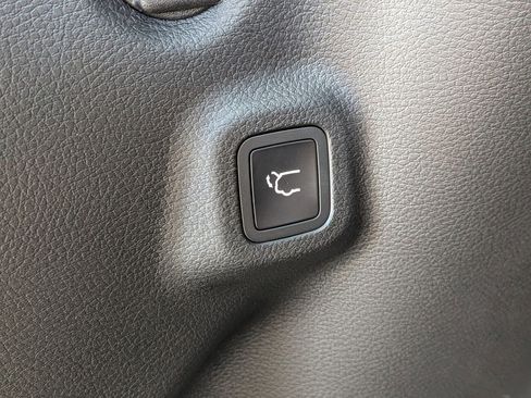 New 2026 Jeep Compass Latitude w/ Sun and Sound Group image 30