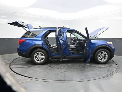Used 2022 Ford Explorer XLT w/ Equipment Group 202A AWD/4WD image 51