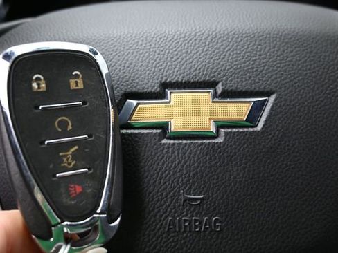 Used 2023 Chevrolet Traverse LT AWD/4WD image 47