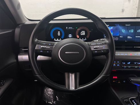 Used 2024 Hyundai Kona SEL AWD/4WD image 16