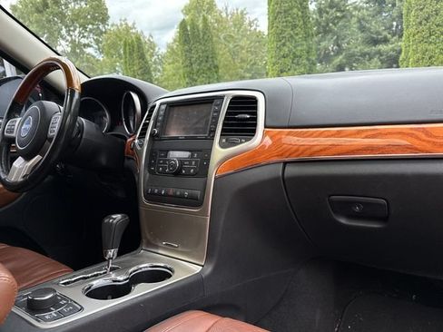 Used 2012 Jeep Grand Cherokee Overland AWD/4WD image 22