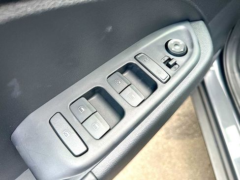 New 2026 Hyundai Venue SEL image 7