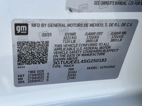 Used 2025 GMC Sierra 1500 AT4 w/ AT4 Premium Package AWD/4WD image 29