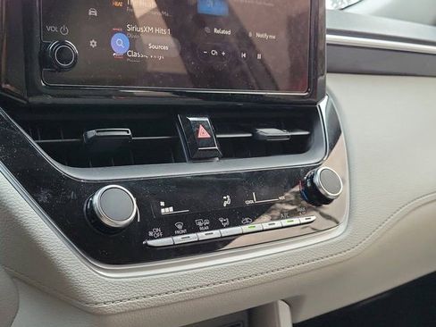 Used 2025 Toyota Corolla Cross L image 22