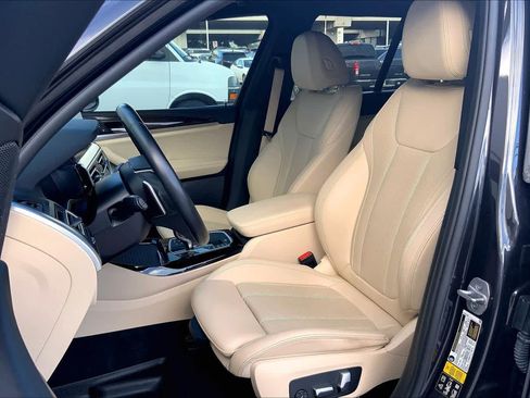 Used 2022 BMW X3 xDrive30i w/ Premium Package image 12