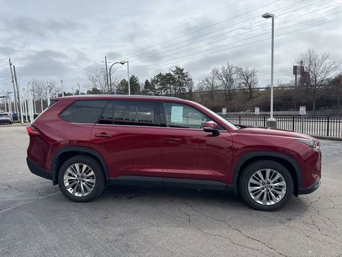 Used 2024 Toyota Grand Highlander Platinum image 6