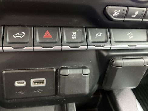 Used 2020 Chevrolet Silverado 3500 High Country w/ Gooseneck/5TH Wheel Package image 17