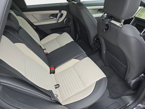 Used 2025 Land Rover Discovery Sport Dynamic SE AWD/4WD image 12