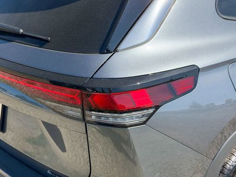 New 2026 Volkswagen Tiguan SE image 7