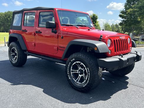 Used 2015 Jeep Wrangler Unlimited Sport AWD/4WD image 2