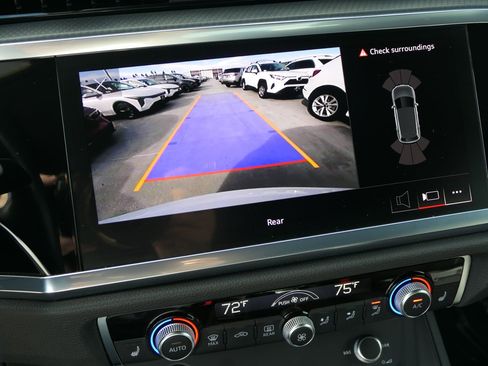 Used 2024 Audi Q3 2.0T Premium image 18