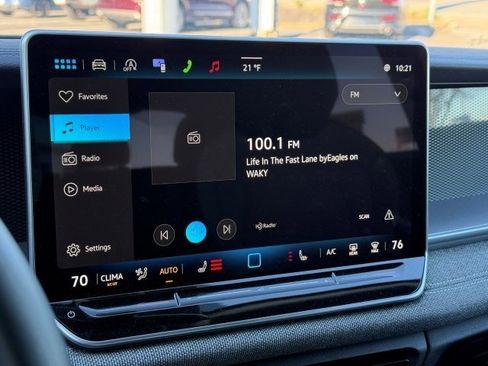 Used 2025 Volkswagen Tiguan S image 21