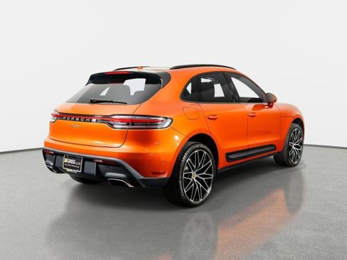 Used 2024 Porsche Macan AWD/4WD image 10