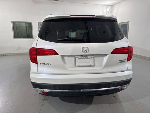 Used 2018 Honda Pilot Touring image 10
