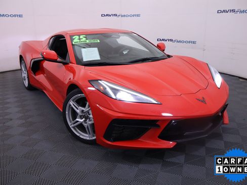 Used 2025 Chevrolet Corvette Stingray Premium Cpe w/ 3LT RWD image 2