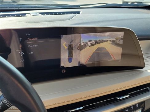 Used 2025 Cadillac XT4 Premium Luxury image 27