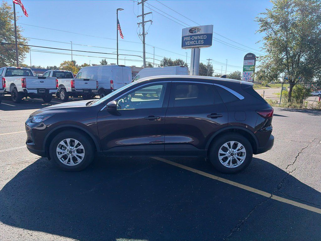 Used 2023 Ford Escape Active w/ Tech Pack #2 AWD/4WD image 4