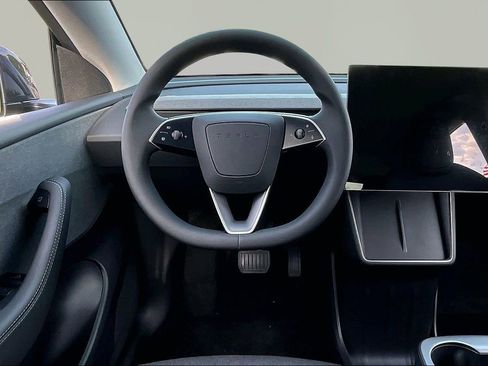 Used 2026 Tesla Model Y Long Range AWD/4WD image 8