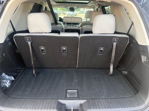 Certified 2025 Honda Pilot Touring image 32