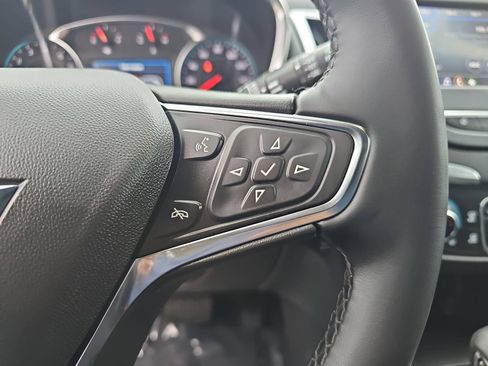Used 2024 Chevrolet Equinox LT AWD/4WD image 18