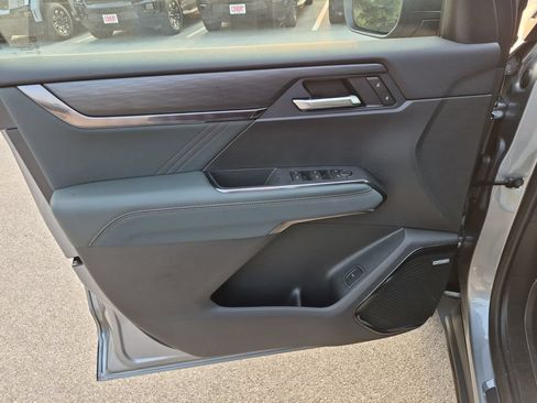 New 2026 GMC Acadia AT4 w/ Luxury Package AWD/4WD image 20
