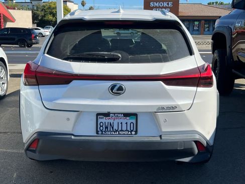 Used 2021 Lexus UX 200 w/ Accessory Package (Z1) FWD image 5