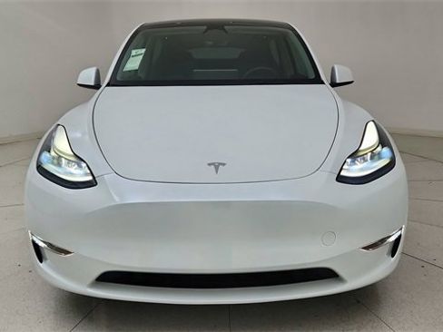 Used 2023 Tesla Model Y Performance image 13