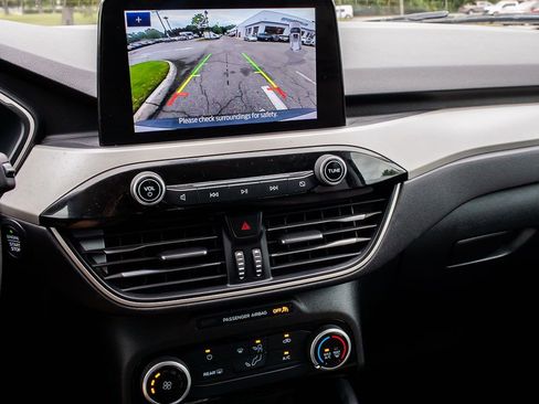 Used 2022 Ford Escape SE image 20