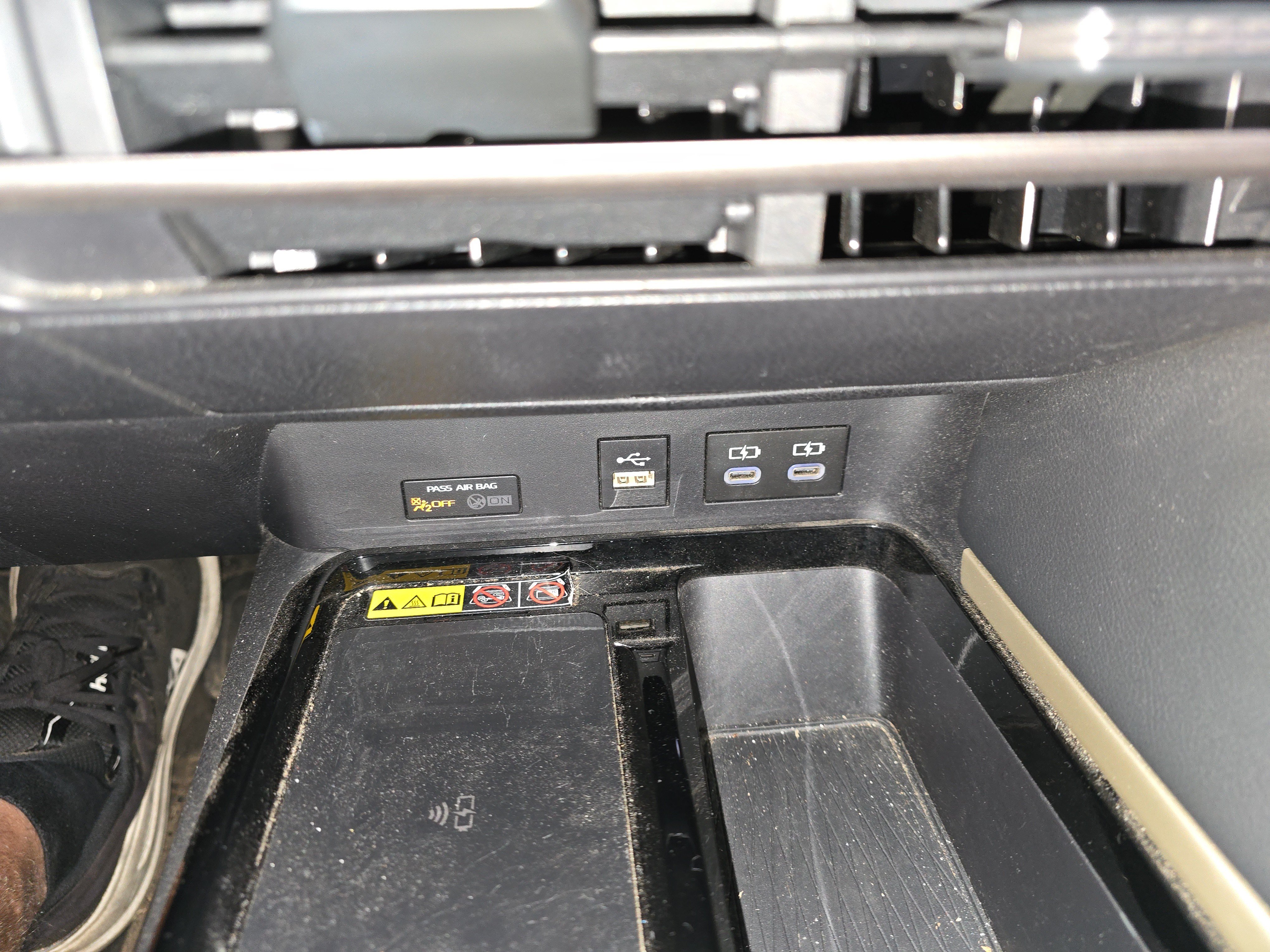 Used 2025 Toyota Camry XSE FWD image 16