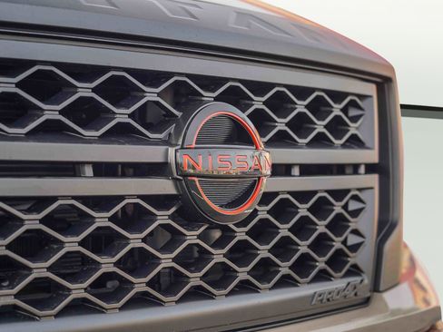 Used 2024 Nissan Titan PRO-4X w/ Pro-4x Utility Package image 3