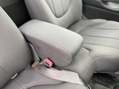 Used 2003 GMC Sonoma SL w/ Convenience Package image 81