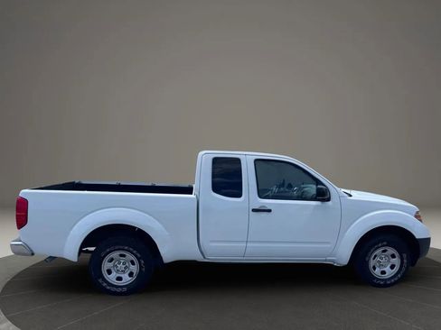 Used 2014 Nissan Frontier S RWD image 3