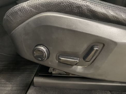 Used 2018 Volvo XC90 T6 Momentum w/ Convenience Package image 16