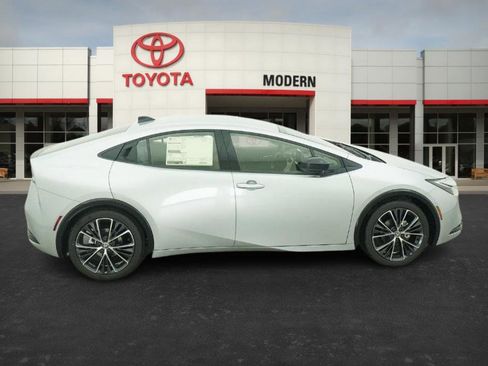 New 2026 Toyota Prius XLE image 25