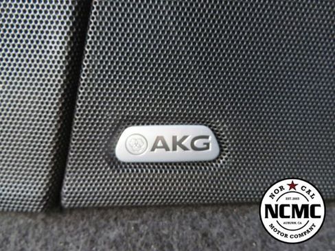 Used 2023 Cadillac Escalade Premium Luxury AWD/4WD image 64