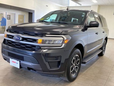 Used 2023 Ford Expedition Max XLT AWD/4WD image 4