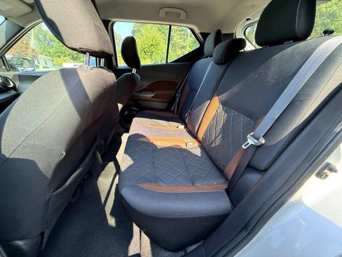 Used 2019 Nissan Kicks SR FWD image 29
