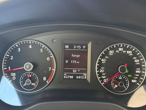 Used 2014 Volkswagen Jetta GLI Autobahn image 28