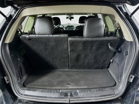 Used 2015 Dodge Journey R/T w/ Flexible Seating Group image 16