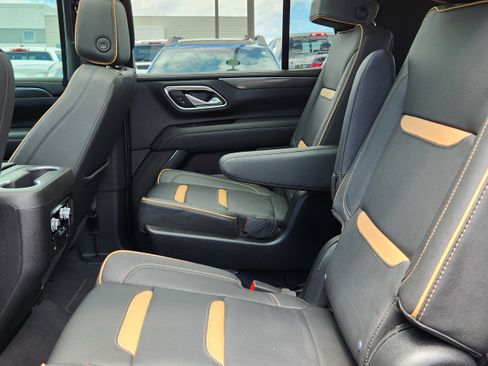 Used 2024 GMC Yukon AT4 w/ Technology Package AWD/4WD image 11
