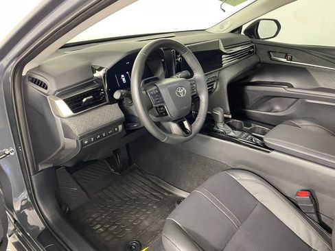 Used 2025 Toyota Camry XLE w/ Premium Plus Package AWD/4WD image 3